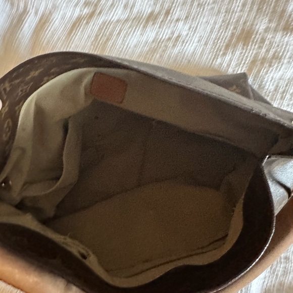 ✨Louis Vuitton Artsy MM - Picture 16 of 16